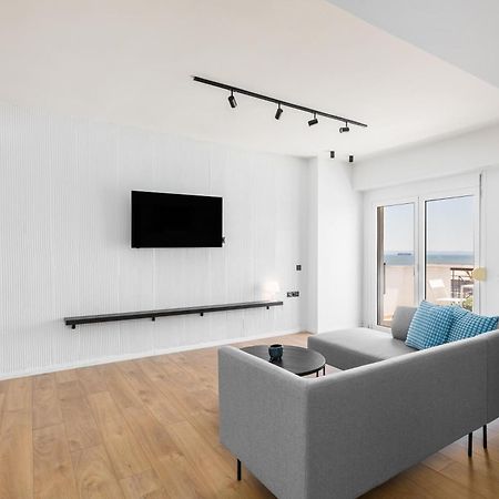Celine By Halu!, Spacious Apartments Next To Business Hub Thessaloniki Exterior photo