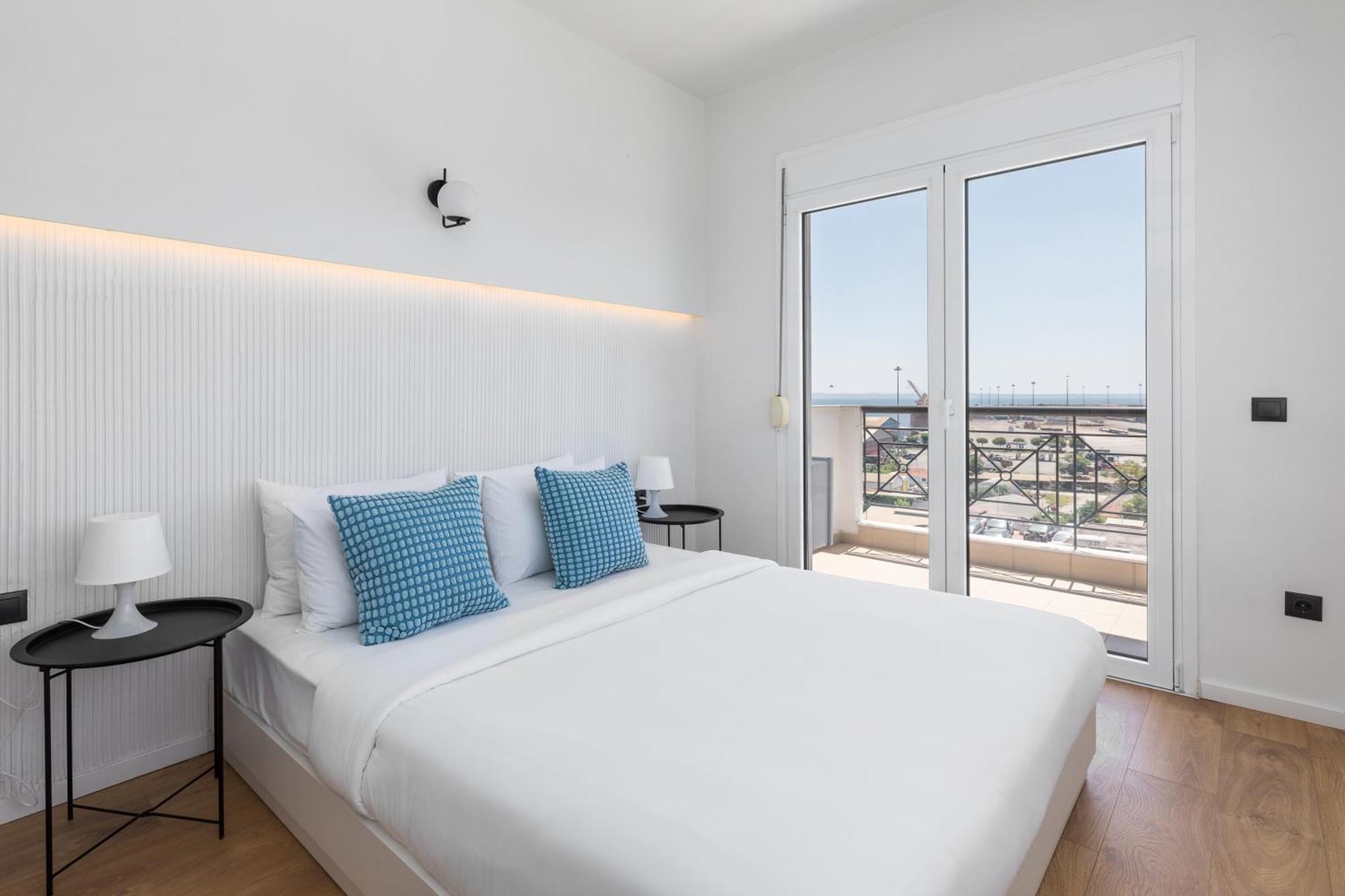 Celine By Halu!, Spacious Apartments Next To Business Hub Thessaloniki Exterior photo